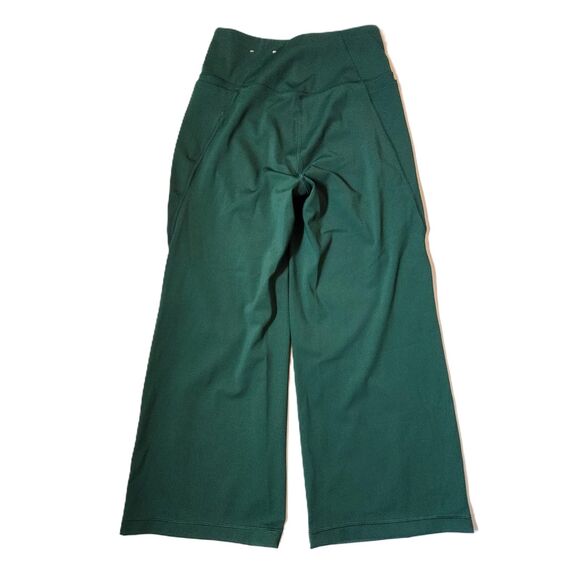 Tek Gear Ultra Stretch Capri Pants – Green, Women’s Small - Picture 2 of 6